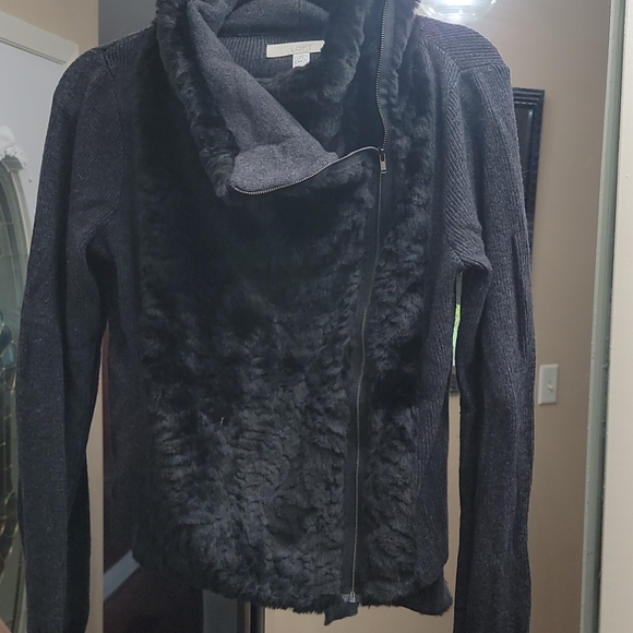 LOFT Sweaters - Gr8 Condition LOFT sweater with faux fur